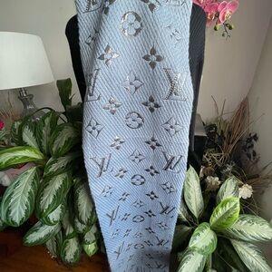 Louis Vuitton Logomania Shine Scarf.